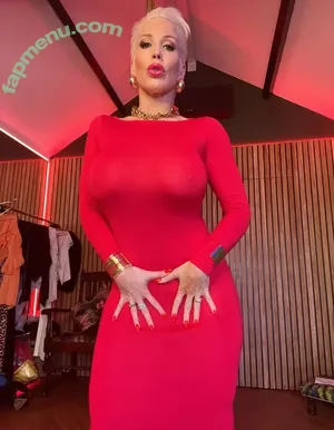 rebeccamoreuk / queen0ftheeast nude photo #1531