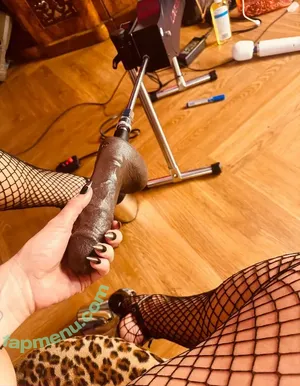 rebeccamoreuk / queen0ftheeast nude photo #1565