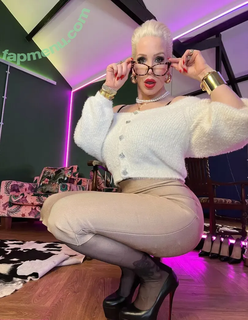 rebeccamoreuk nude photo #1457 (queen0ftheeast)