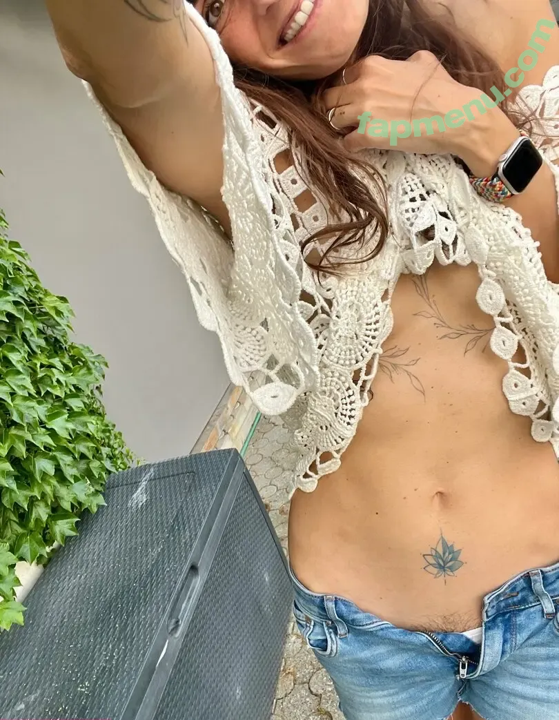 rebeccawifeyfreee nude photo #0166 (rebeccafew)