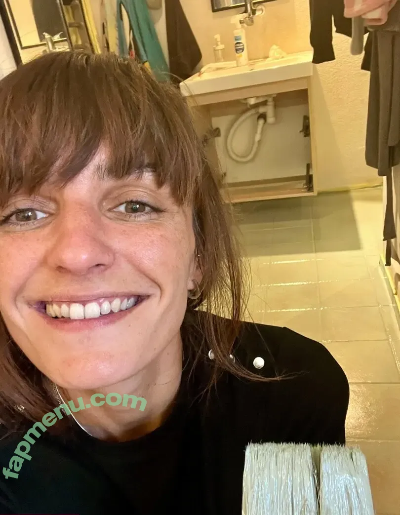 rebeccawifeyfreee nude photo #0214 (rebeccafew)