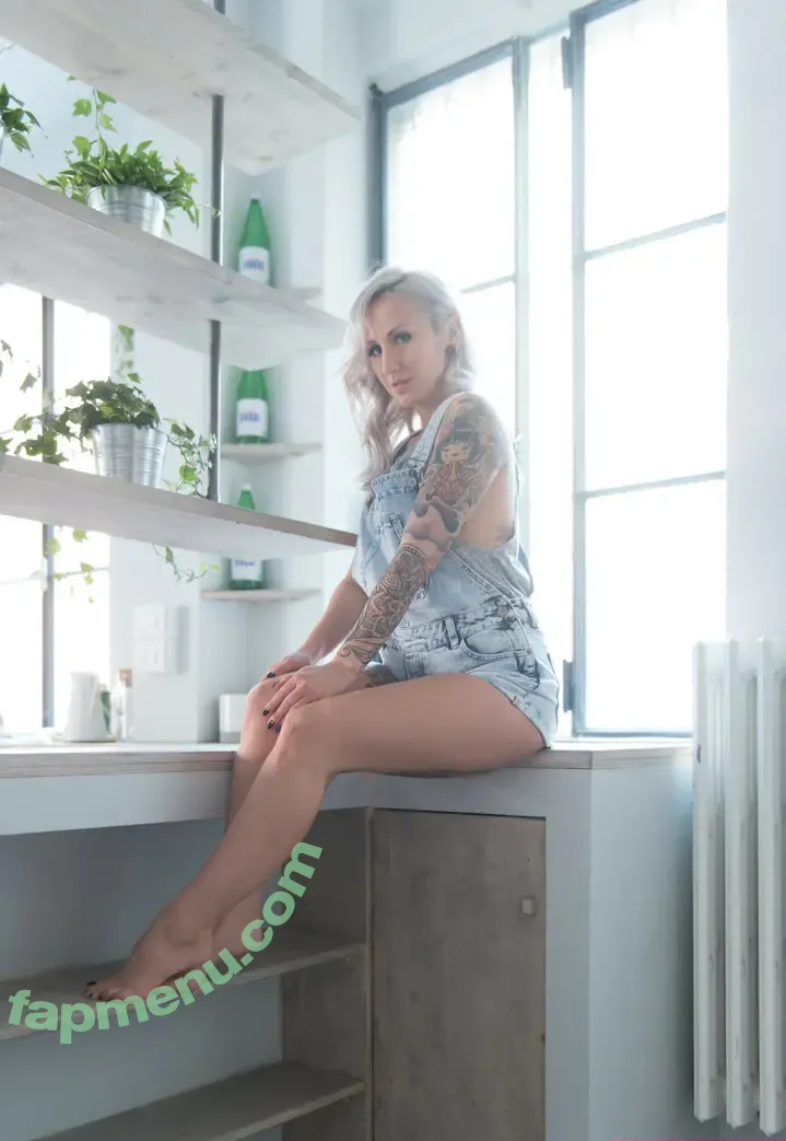 Rebel_line nude photo #0011 (the_rebel_line_)