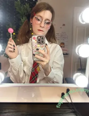 RebiSenpai / rebi_senpai nude photo #0110