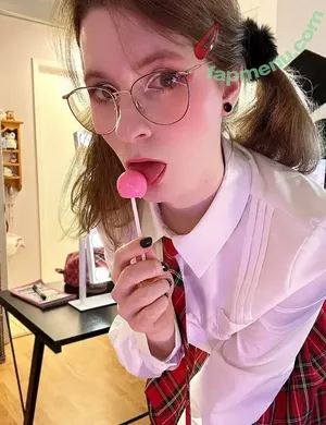 RebiSenpai / rebi_senpai nude photo #0111