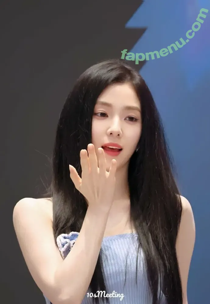 Red Velvet nude photo #0274 (Irene / renebaebae / thee_red_velvet)