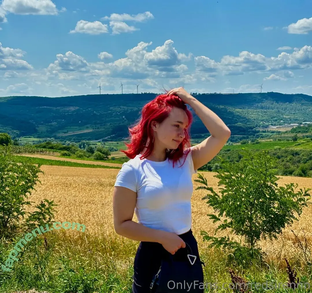redsirennn nude photo #0044 (redsirennn)
