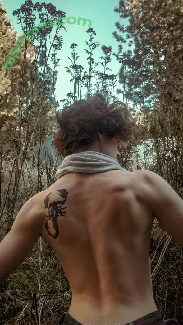 redsreferences nude photo #0004 (reddoodles2 / reddoodlesart)