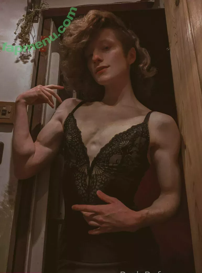 redsreferences nude photo #0139 (reddoodles2 / reddoodlesart)