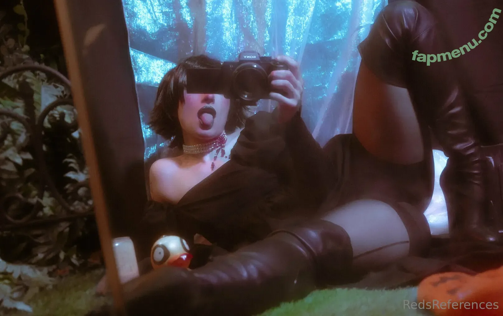 redsreferences nude photo #0448 (reddoodlesart)