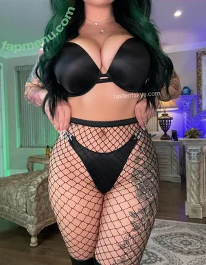 reelsbyskye / Skye / skyeangelxo / tasteofskye / tasteofskyetv nude photo #0119