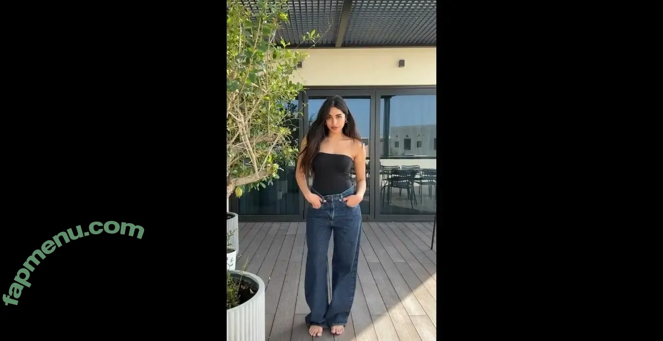 Reemalsanea nude photo #0011 (Reemalsanea)