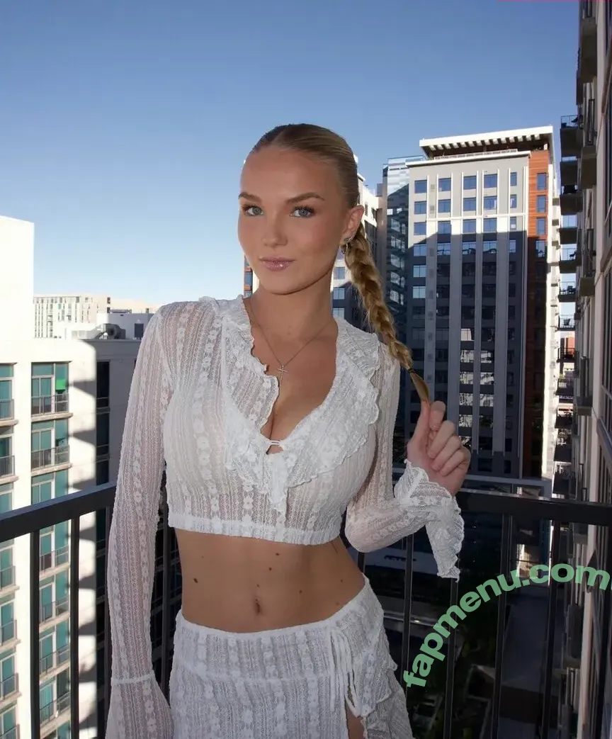 Reese Johnson nude photo #0004 (reesejohnsonnn)