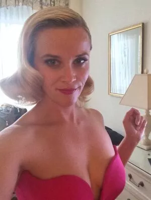 Reese Witherspoon / reesew / reesewitherspoon nude photo #0135