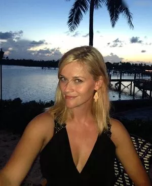 Reese Witherspoon / reesew / reesewitherspoon nude photo #0140