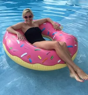 Reese Witherspoon / reesew / reesewitherspoon nude photo #0152
