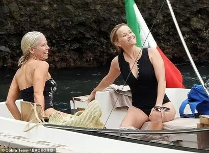 Reese Witherspoon / reesew / reesewitherspoon nude photo #0217