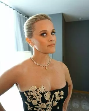 Reese Witherspoon / reesew / reesewitherspoon nude photo #0282