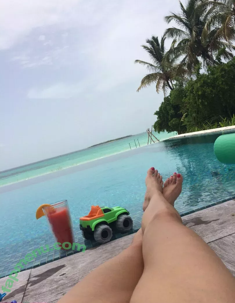 Reese Witherspoon nude photo #0026 (reesew / reesewitherspoon)