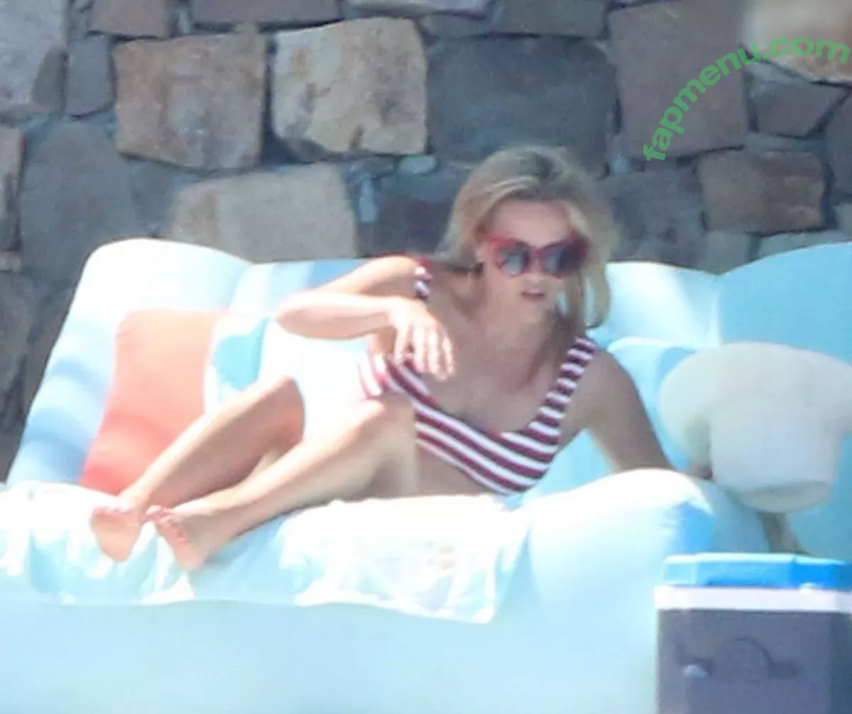 Reese Witherspoon nude photo #0091 (reesew / reesewitherspoon)