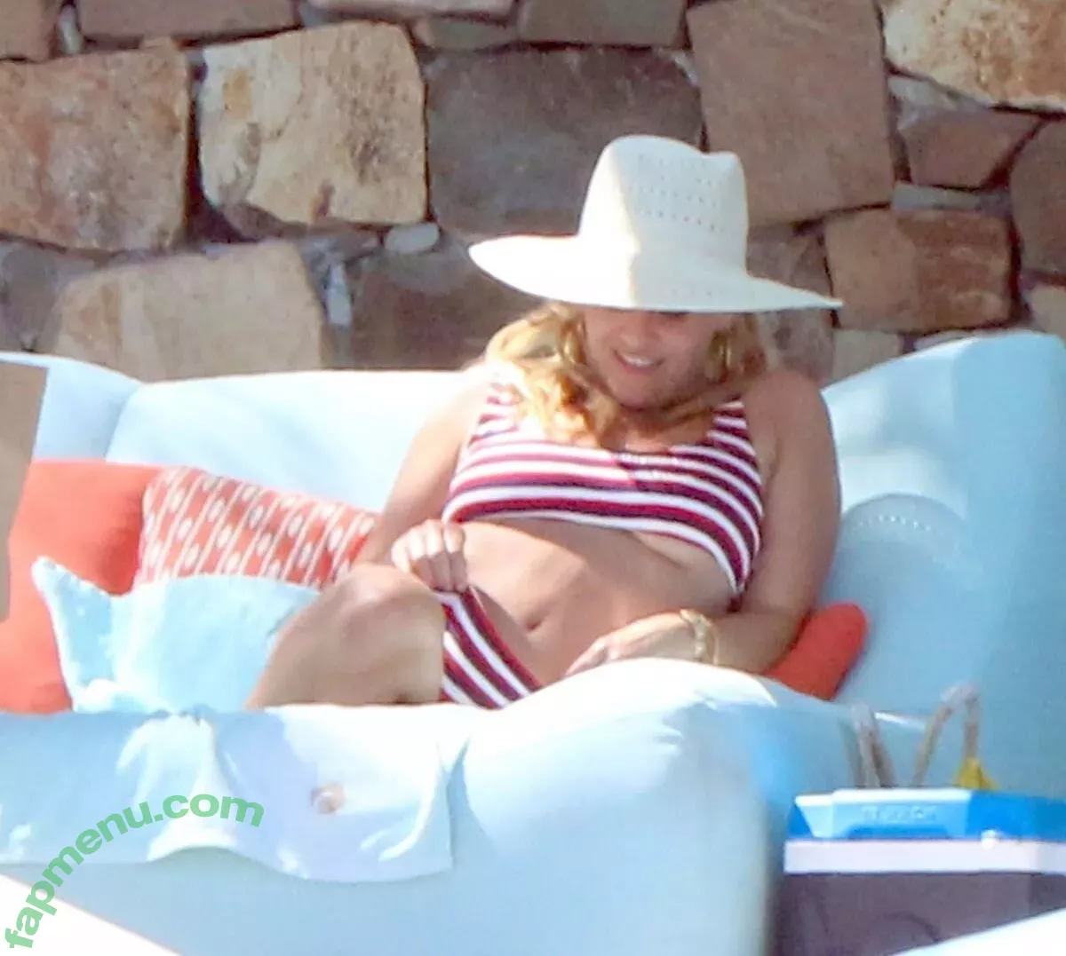 Reese Witherspoon nude photo #0095 (reesew / reesewitherspoon)