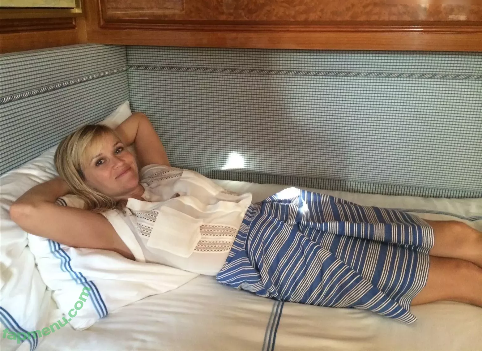 Reese Witherspoon nude photo #0157 (reesew / reesewitherspoon)