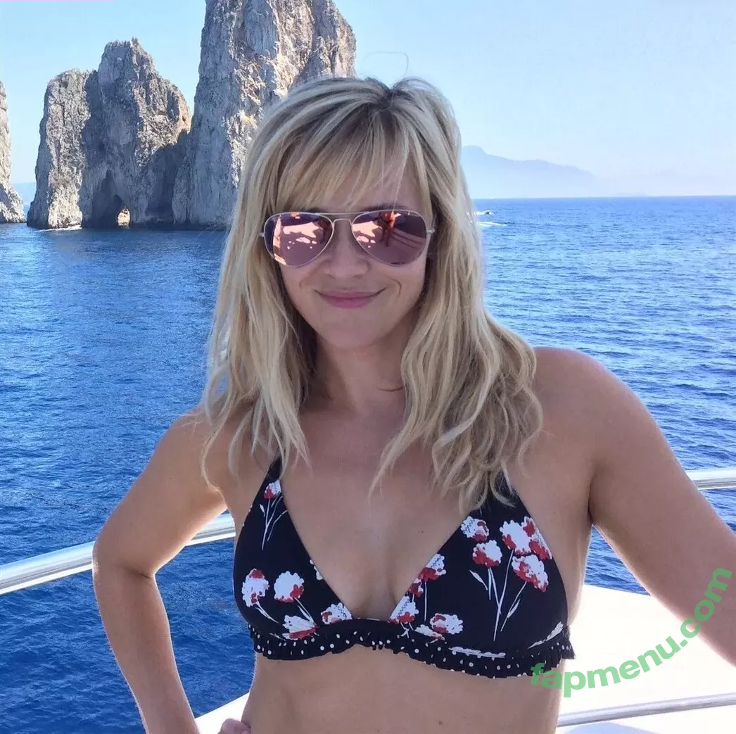 Reese Witherspoon nude photo #0158 (reesew / reesewitherspoon)