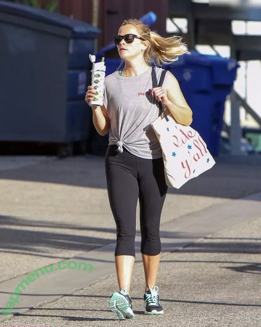 Reese Witherspoon nude photo #0162 (reesew / reesewitherspoon)