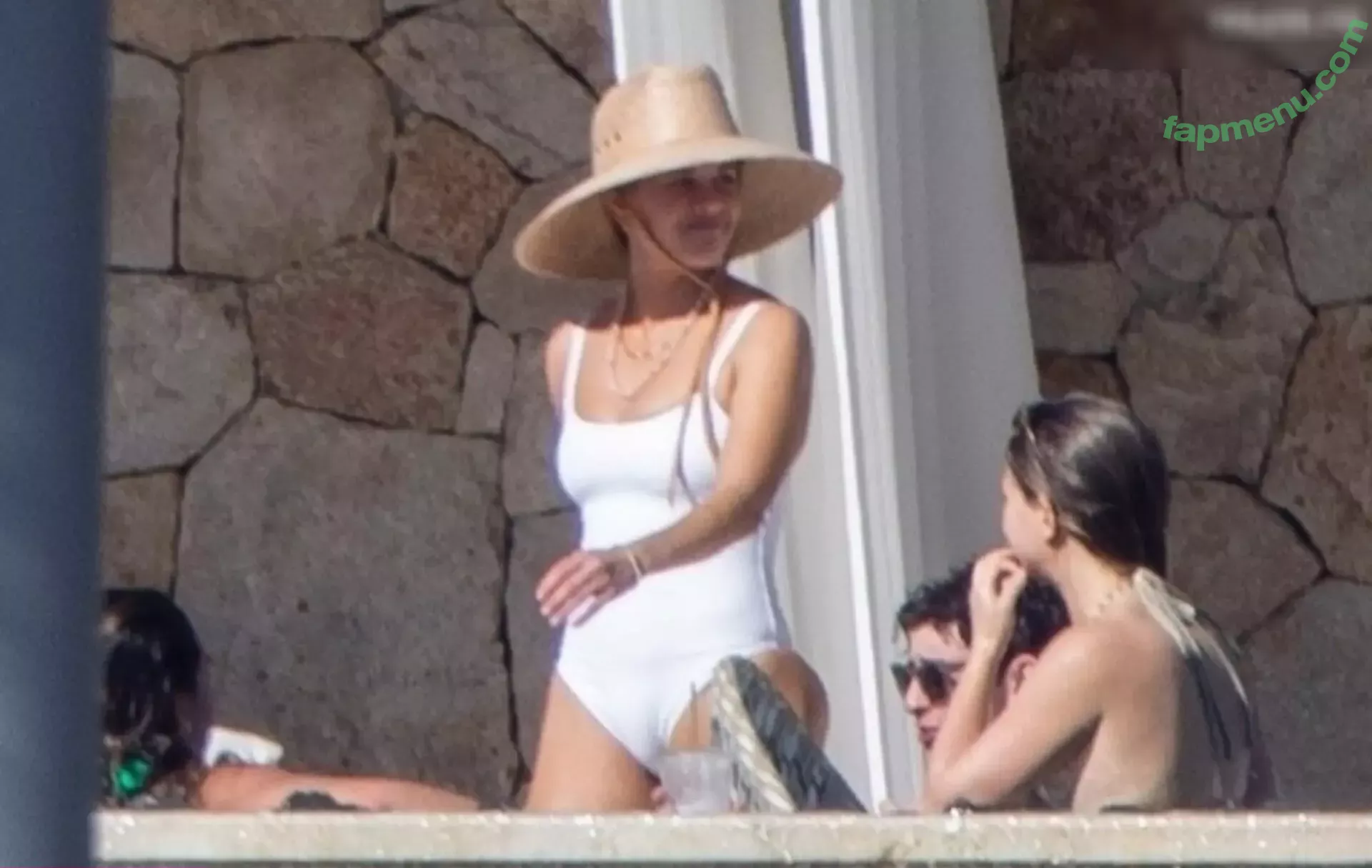 Reese Witherspoon nude photo #0220 (reesew / reesewitherspoon)