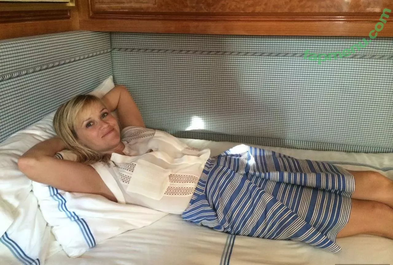 Reese Witherspoon nude photo #0273 (reesew / reesewitherspoon)