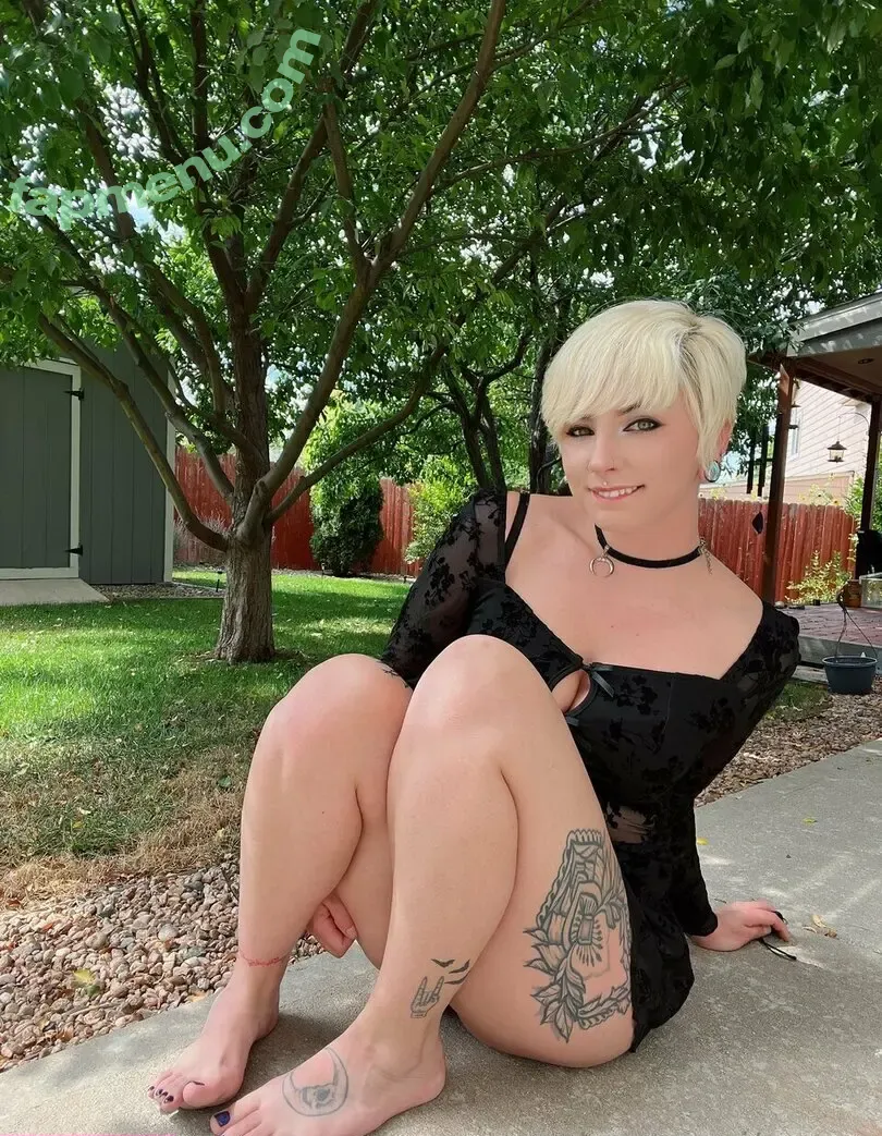 Reeyue nude photo #0100 (Moanree / reeyuee / reeyuex2)