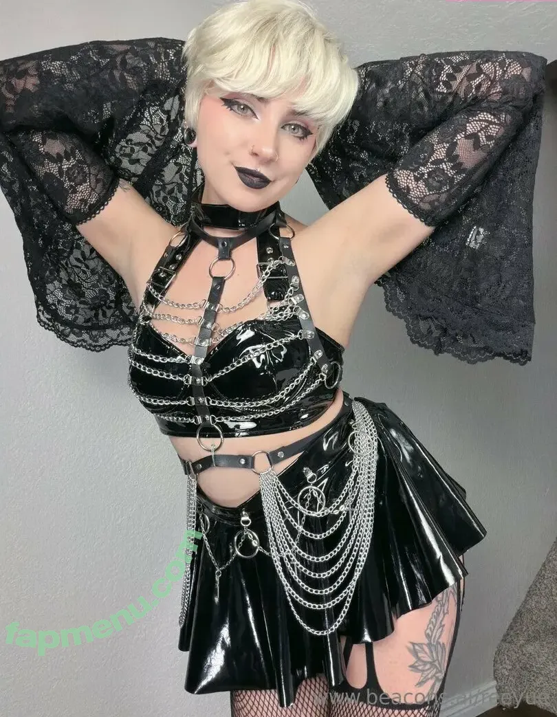 Reeyue nude photo #0118 (Moanree / reeyuee / reeyuex2)