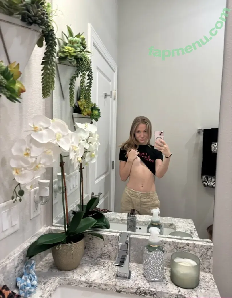 Reighlyn nude photo #0010 (ReallyReighlyn)