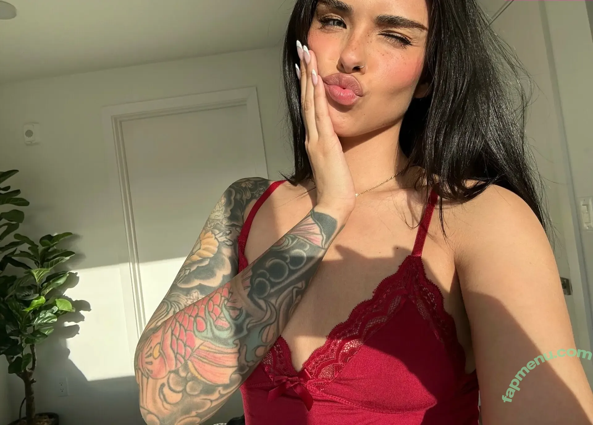 Reikatara nude photo #0097 (frenchiarmelle / reikatzxo)