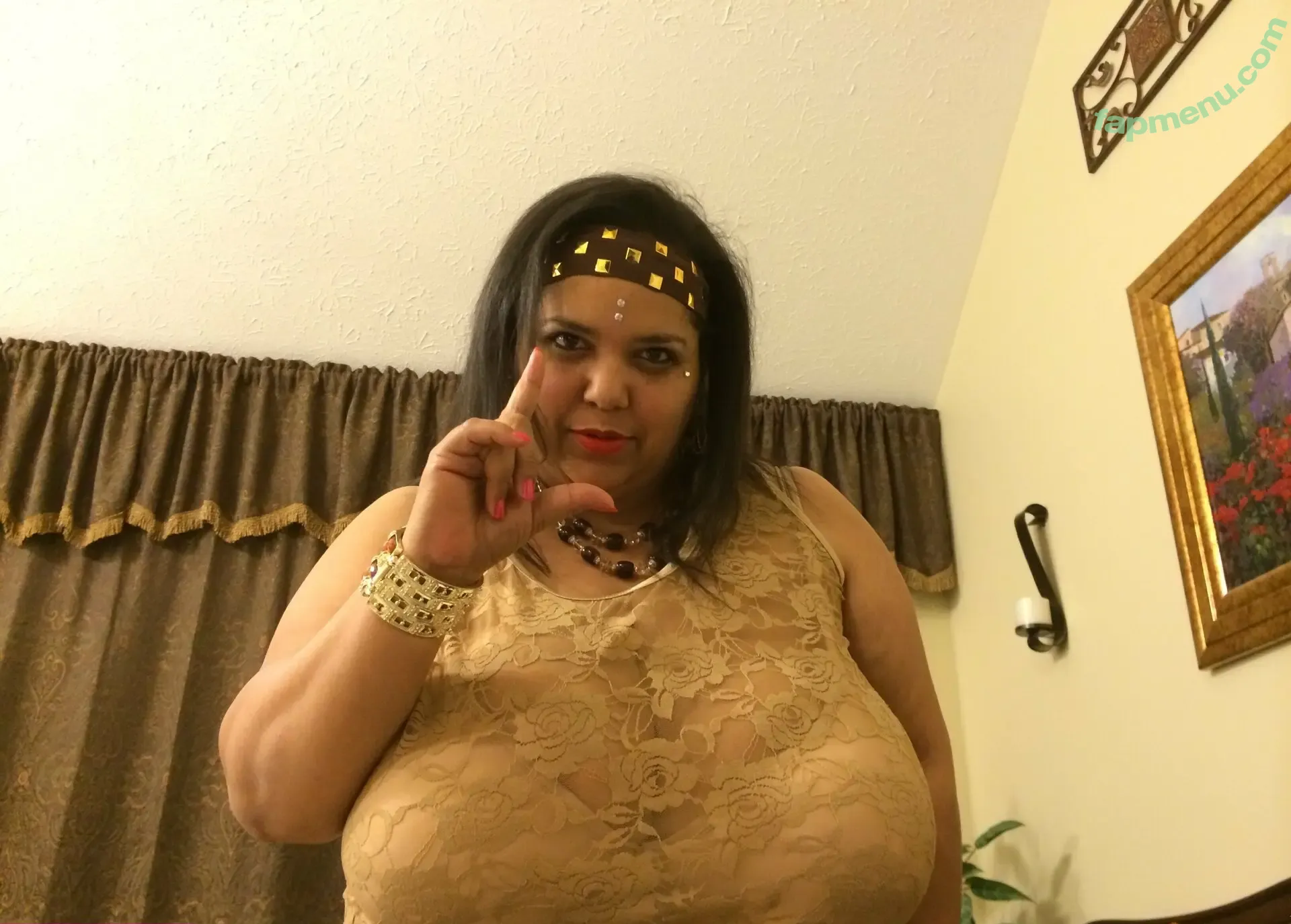 reina_gypsy nude photo #0003 (i.am.reina_gypsy)
