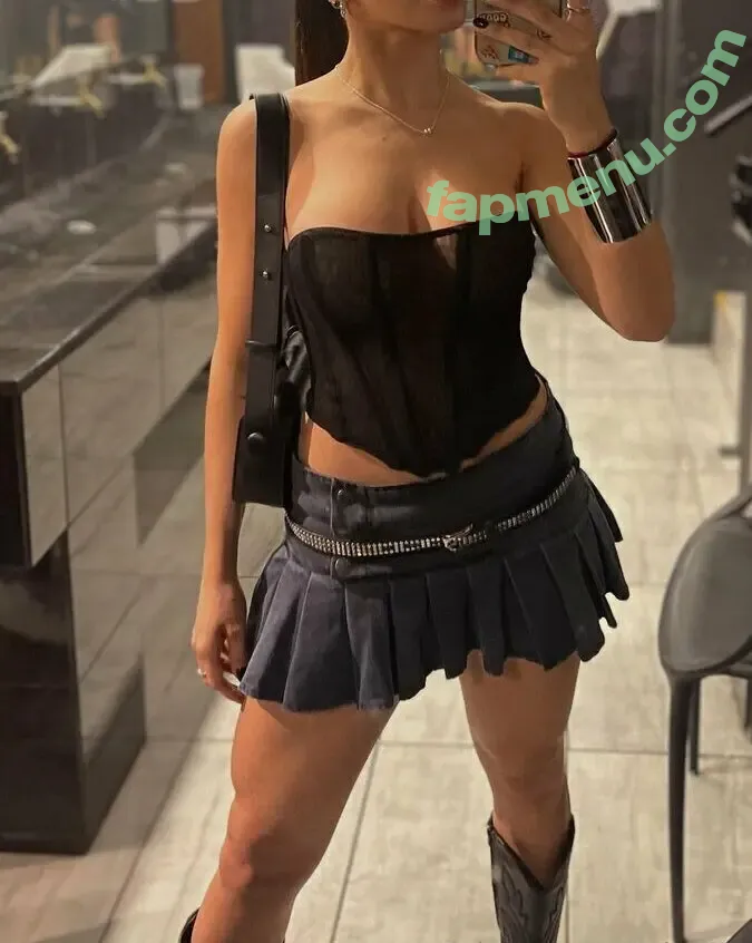 reina22 nude photo #0004 (reina22)