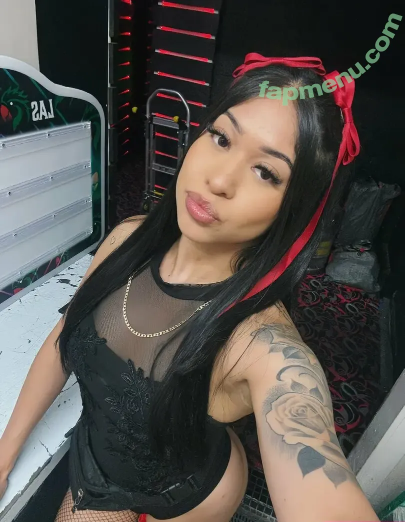 Reinaplaygirl nude photo #0009 (Reinaplaygirl)