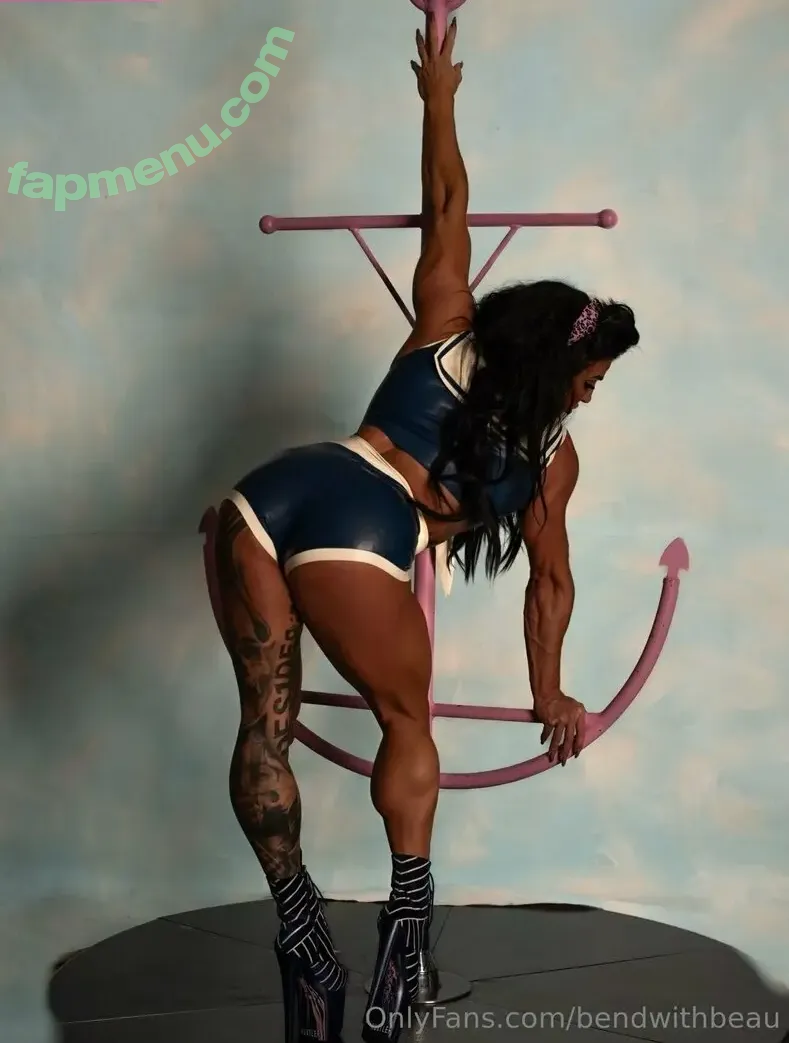 reinbeau nude photo #0005 (rainbeau.dr)