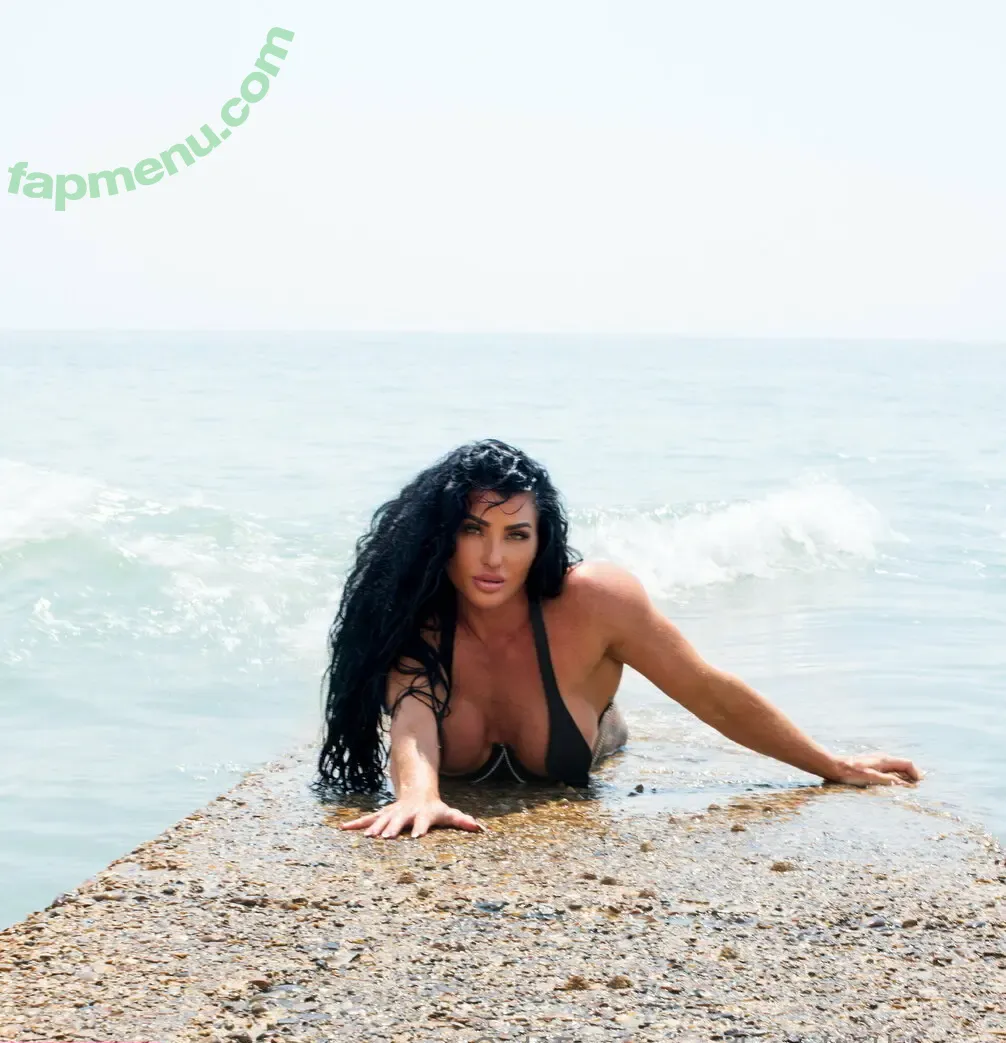 reinbeau nude photo #0012 (rainbeau.dr)