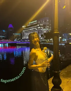 Reiqi.chua nude photo #0067