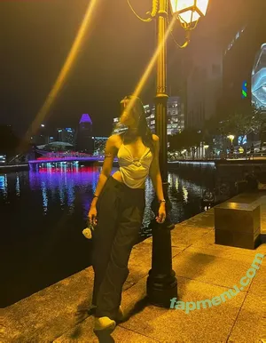 Reiqi.chua nude photo #0071