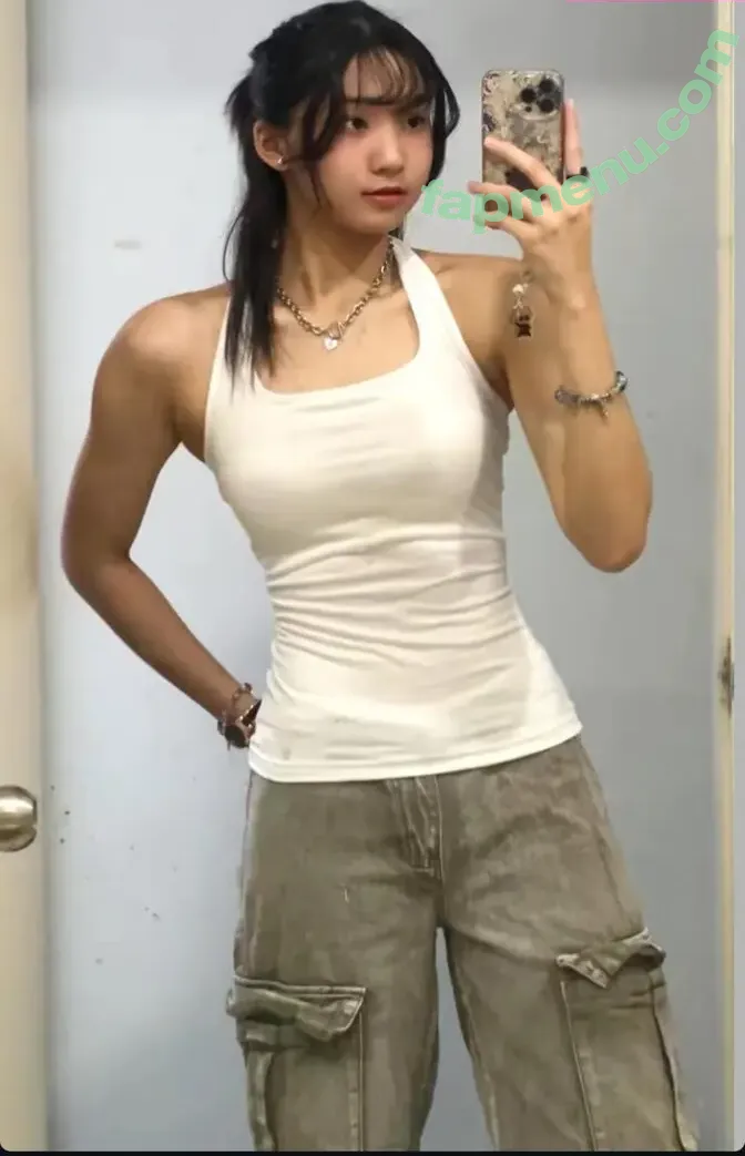 Reiqi.chua nude photo #0019 (Reiqi.chua)