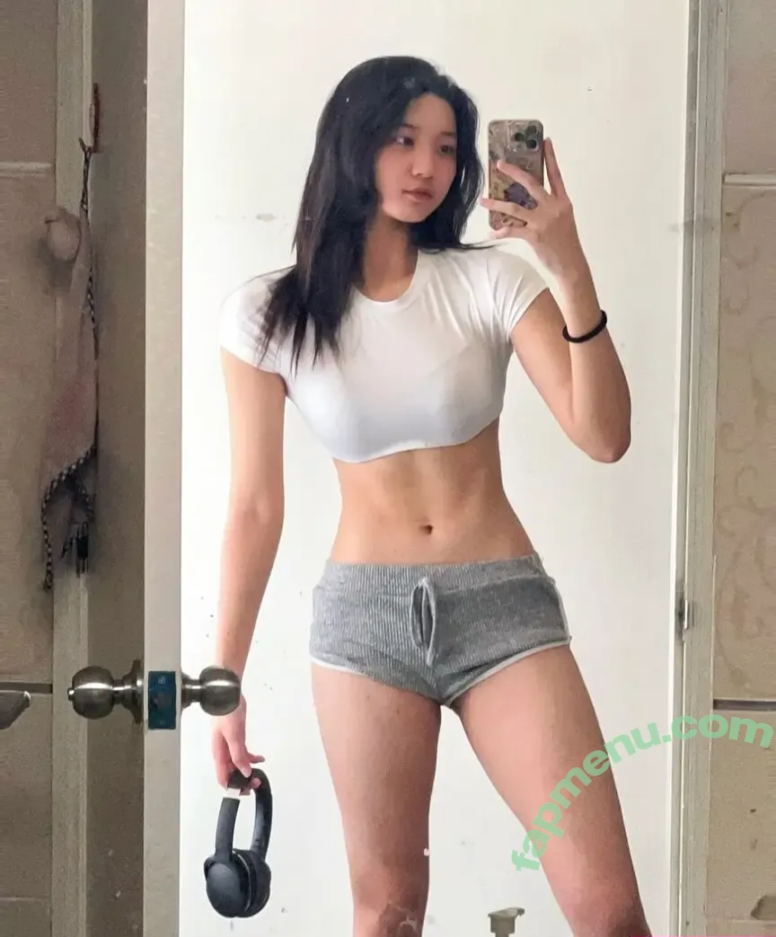 Reiqi.chua nude photo #0022 (Reiqi.chua)