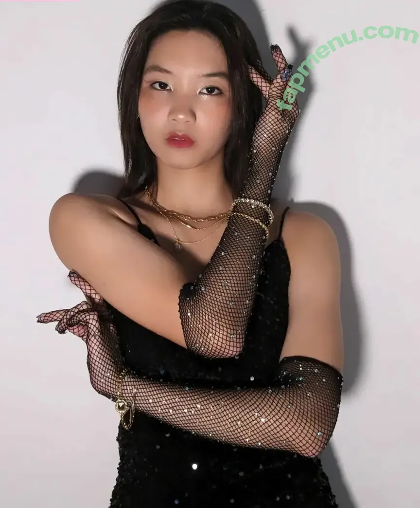 Reiqi.chua nude photo #0048 (Reiqi.chua)