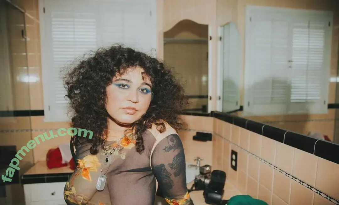 Remi Wolf nude photo #0033 (remiwolf)