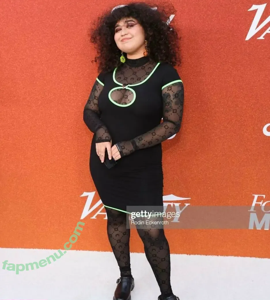 Remi Wolf nude photo #0038 (remiwolf)