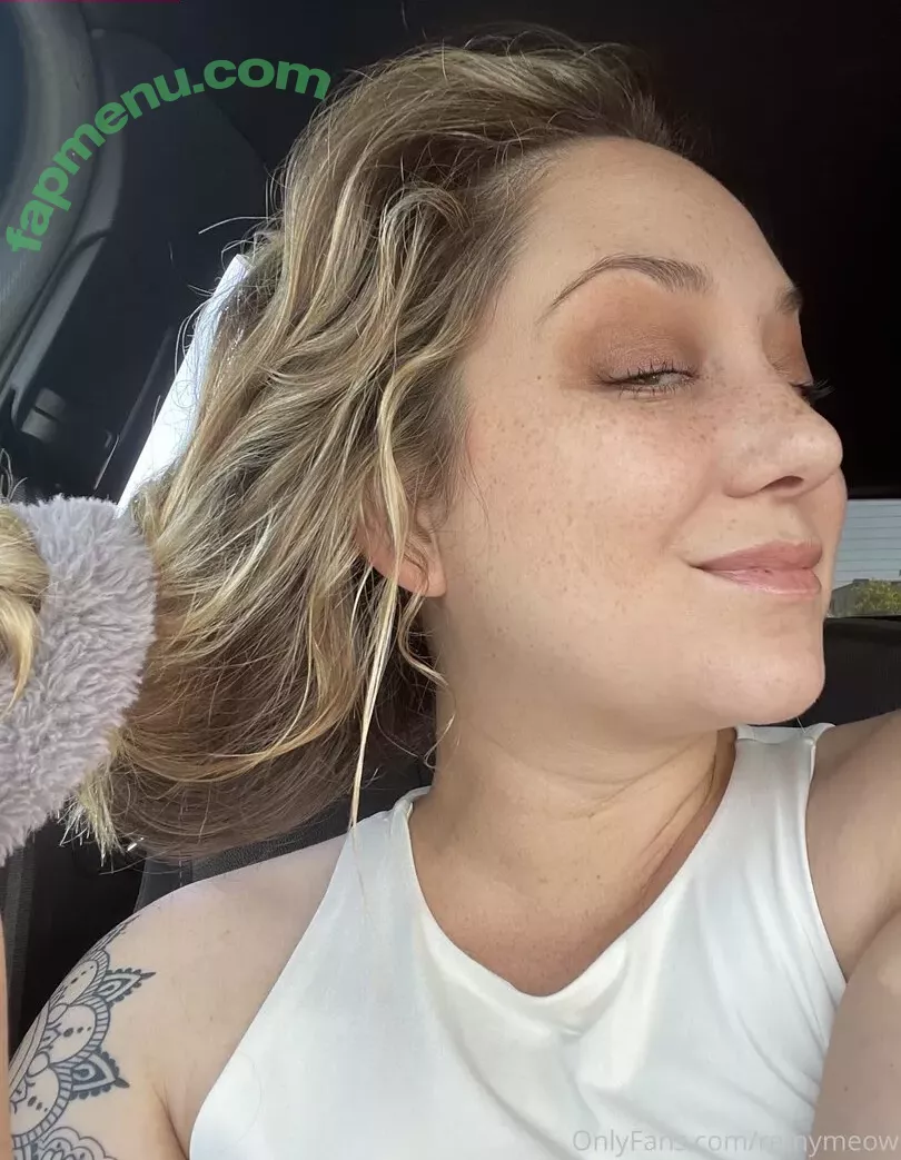 remymeow nude photo #0023 (remylacroixdotcom)