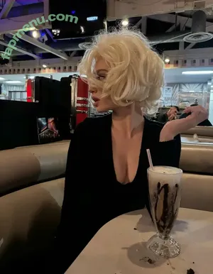 Renatarii / Renata Ri / renata_ri / renatarrii nude photo #0994