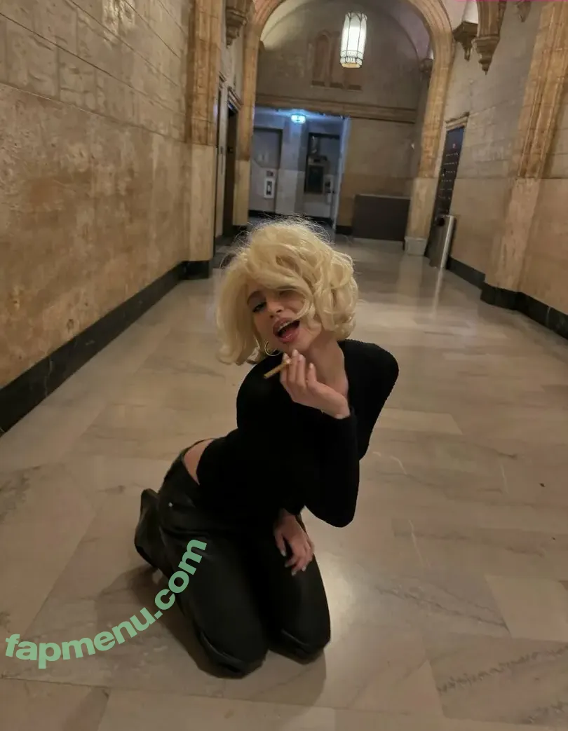 Renatarii nude photo #0992 (Renata Ri / renata_ri / renatarrii)