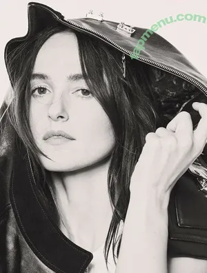 Renate Reinsve / renatereinsve nude photo #0071