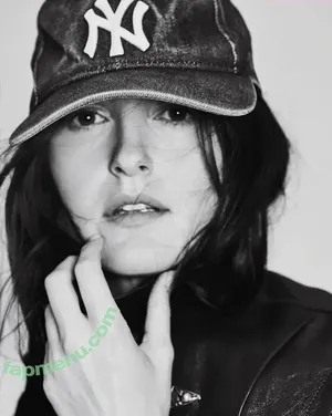 Renate Reinsve / renatereinsve nude photo #0075